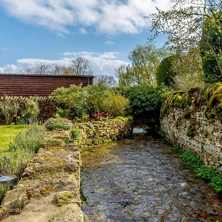 2 Bed In Thornton Dale 46580 Holiday home *