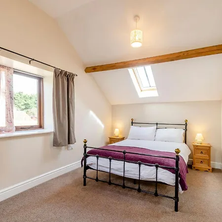 2 Bed In Thornton Dale 46580 Holiday home Allerston