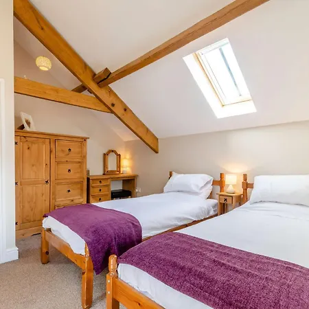 2 Bed In Thornton Dale 46580 Holiday home Allerston